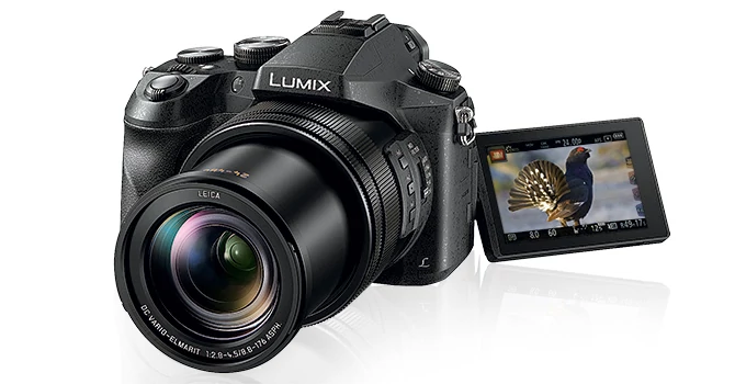 Lumix FZ2000 ma wbudowany szary filtr, więc przysłona podczas filmowania zawsze może pozostać otwarta. Specjalność Panasonica: w trybie seryjnym 4K Lumix FZ2000 rejestruje 30 klatek na sekundę, pracując z lekko zredukowaną rozdzielczością do 8 megapikseli.