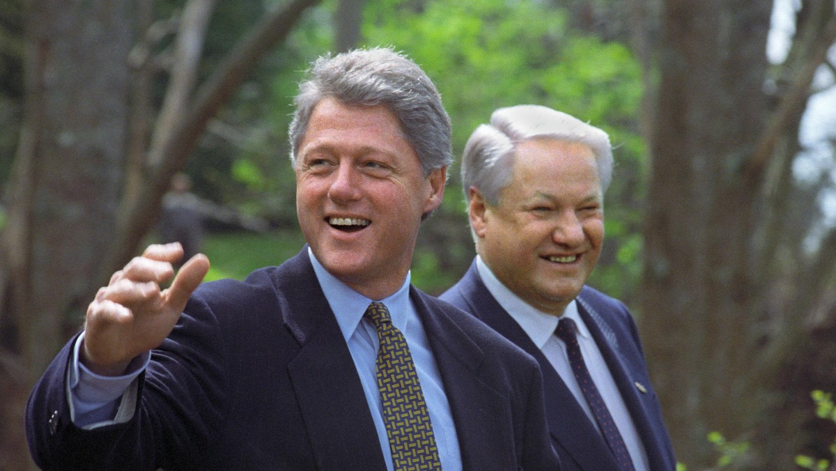 Vancouver, Canada. Russian President Boris Yeltsin (R) and U.S. President Bill Clinton on a walk in 