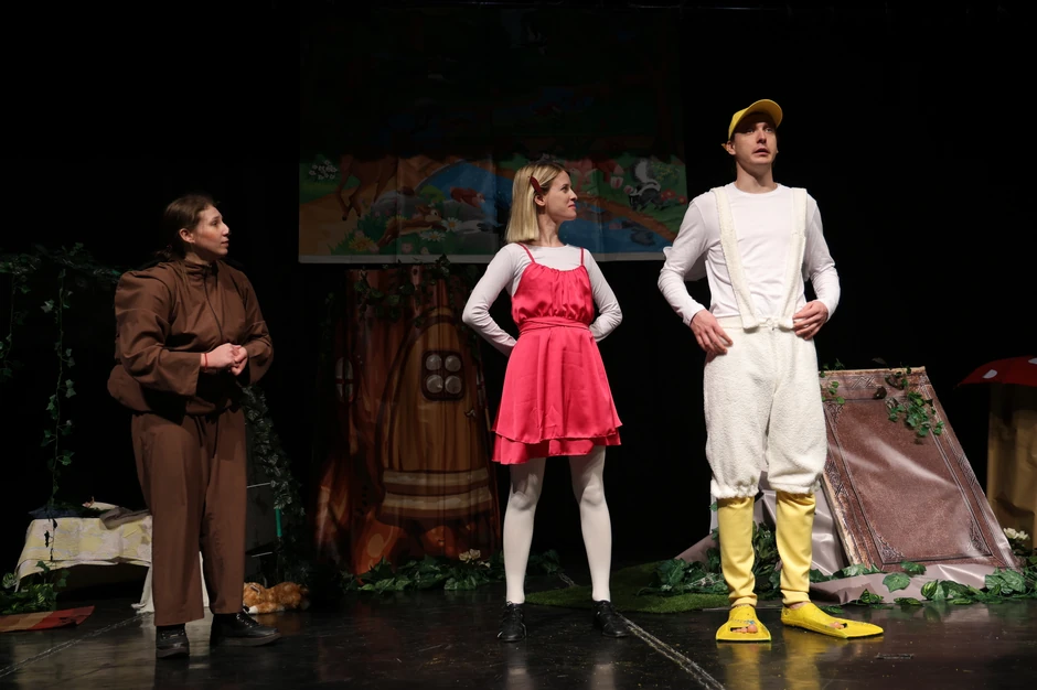 Snažan aplauz na premijeri predstave „Palčica iz srca rođena“, posvećene usvojenoj deci