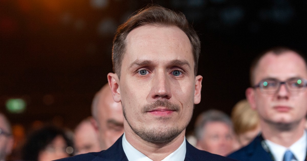 Premier pisze o próbie kradzieży. Mentzen w obronie Berkowicza