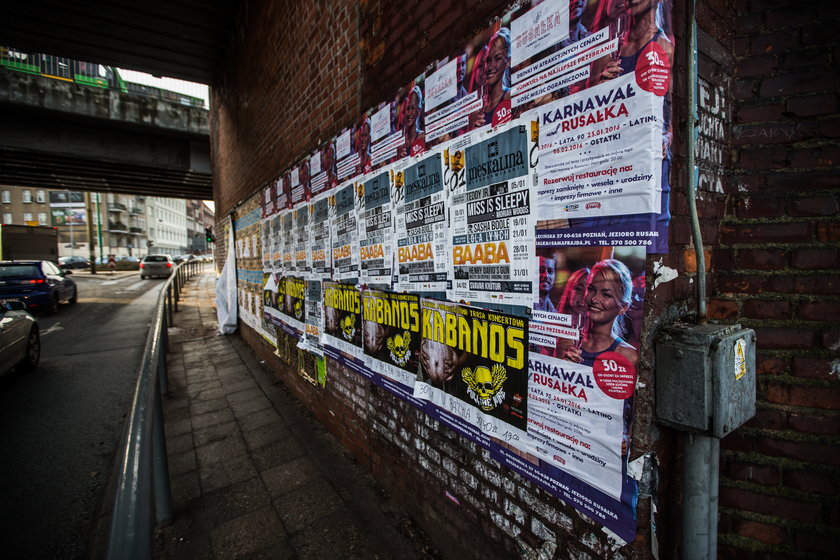 Kolejarze usuną szpecące reklamy z wiaduktów w Poznaniu