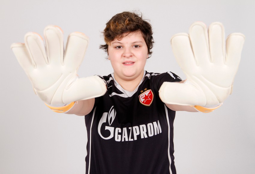 Jovana Leposavić sa golmanskim rukavicama