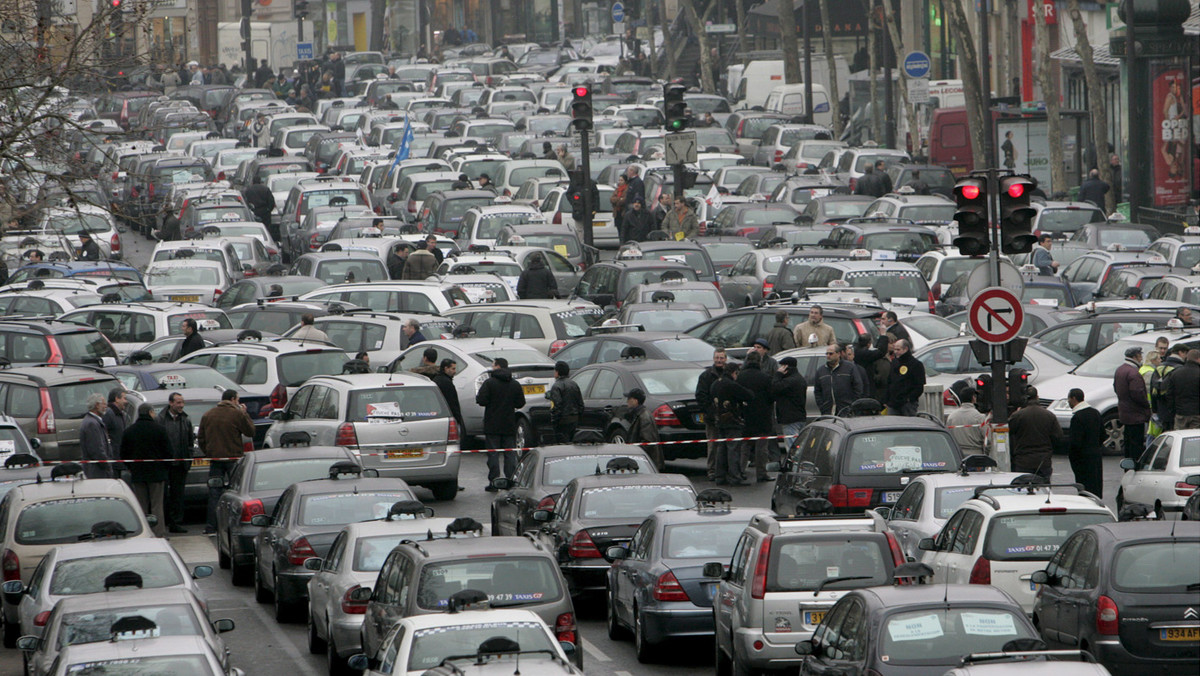 Francja-Tysiące taksówkarzy protestuje przeciwko reformom