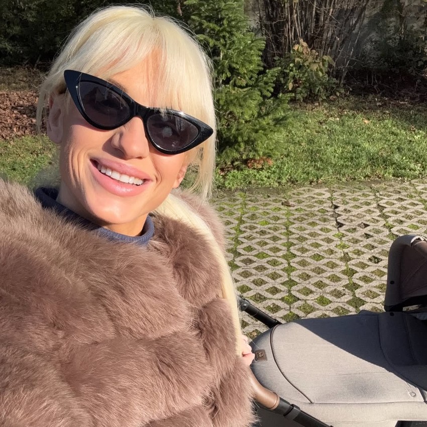 Anja Mit sa mužem i sinom 