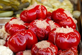 PAPRIKE babure PUNJENE KUPUSOM su NAJBOLJA turšija bez konkurencije: Starinska ZIMNICA ČAROBNOG ukusa, a LAKO se pravi