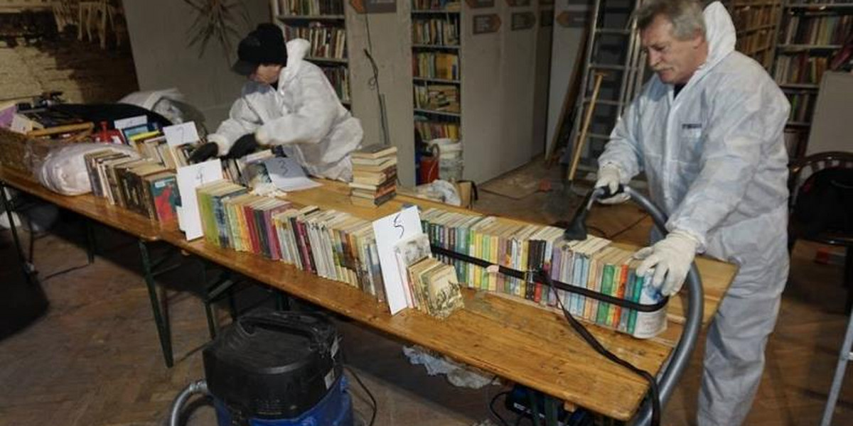 Cieszyn: po pożarze biblioteka staje na nogi