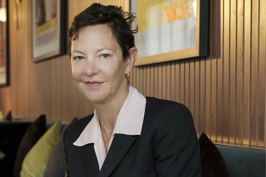 Sa Vladimirom Dekićem će film producirati Gabrijela Tana, britanska filmska producentkinja, poznata po filmovima "Filomena" i "Vojvotkinja"