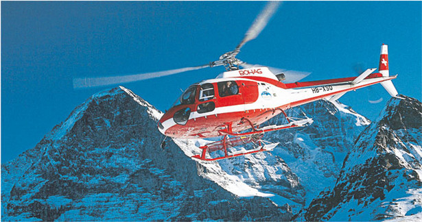 W Wengen narciarzom i alpinistom czasem z pomocą śpieszy helikopter