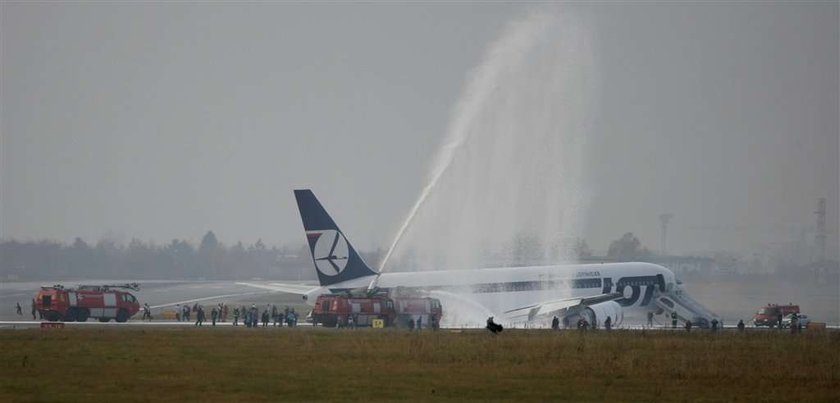 Dramatyczne lądowanie. Minuta po minucie. NOWE FAKTY