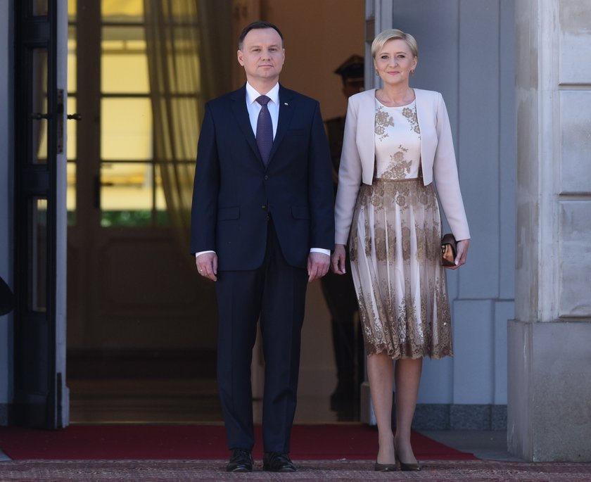 W pałacu urzęduje i mieszka obecnie prezydent Andrzej Duda (50 l.) z małżonką Agatą (50 l.)