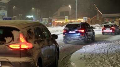 Zimowa aura obudziła Polaków. Pierwszy śnieg w kraju [ZDJĘCIA]