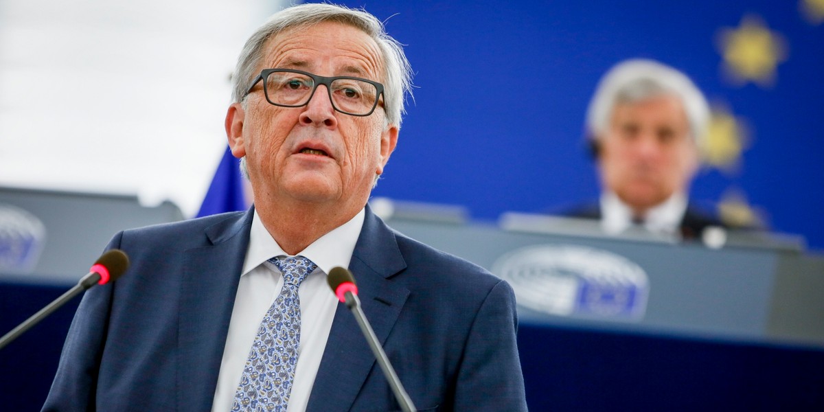 Jean-Claude Juncker opowiedział się za tym, by stanowiska jego i Donalda Tuska połączyć. Nie jest to jednak propozycja wymierzona personalnie - podkreślił\