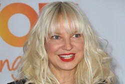 Sia śpiewa "California Dreamin'" dla Dwayne'a Johnsona