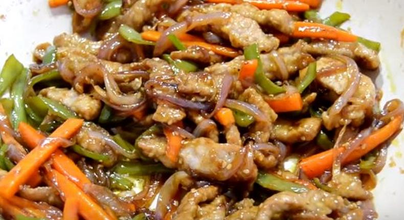 Stir-fried beef with vegetables