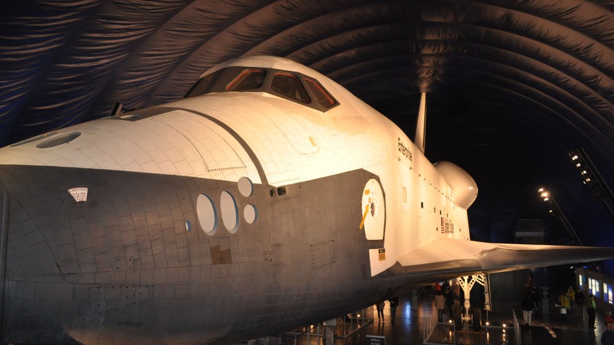 Lewy bok wahadłowca