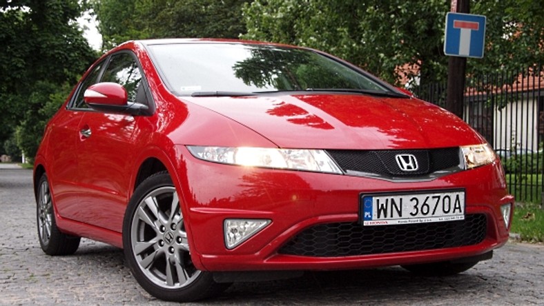 Honda Civic VIII UFO na drodze. Test i opinie