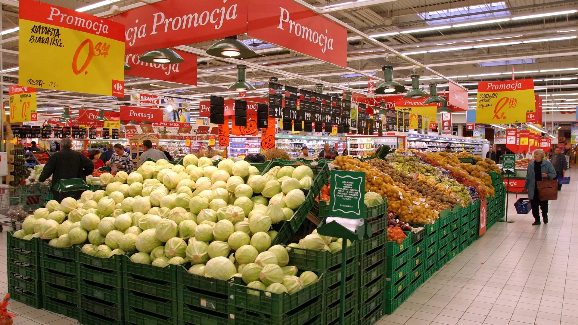 Zakupy z własnymi opakowaniami w polskim markecie Carrefour