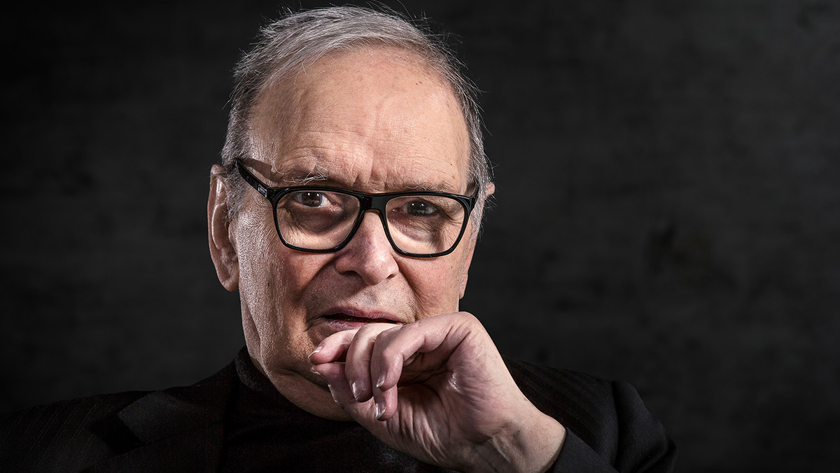 Zanim statuetka Oscara za muzykę trafiła do rąk Ennio Morricone, upłynęło ponad 60 lat bogatej i docenianej twórczości Maestro. Najważniejszą nagrodę w świecie filmu odebrał przed rokiem za kompozycję do produkcji Quentina Tarantino - reżysera, któremu najpierw... odmówił współpracy! Największych kompozycji Ennio Morricone będzie można wysłuchać podczas koncertu z udziałem orkiestry i samego Maestro. Wydarzenie odbędzie się 14 października.