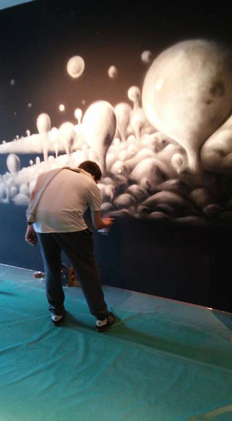 Master, jedan od umetnika u "gaženju"