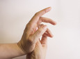 4. Obszar pod palcami. Ugniatanie, które ma pozytywny wpływ na płuca 