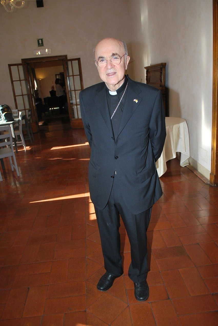 Bio je kontroverzna ličnost i pre nego što je kritikova papu - Karlo Marija Vigano