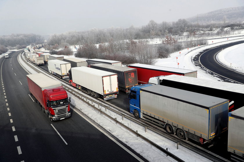 Armagedon na granicy Czech z Niemcami. Kolumna ciężarówek miała ponad 25 km!