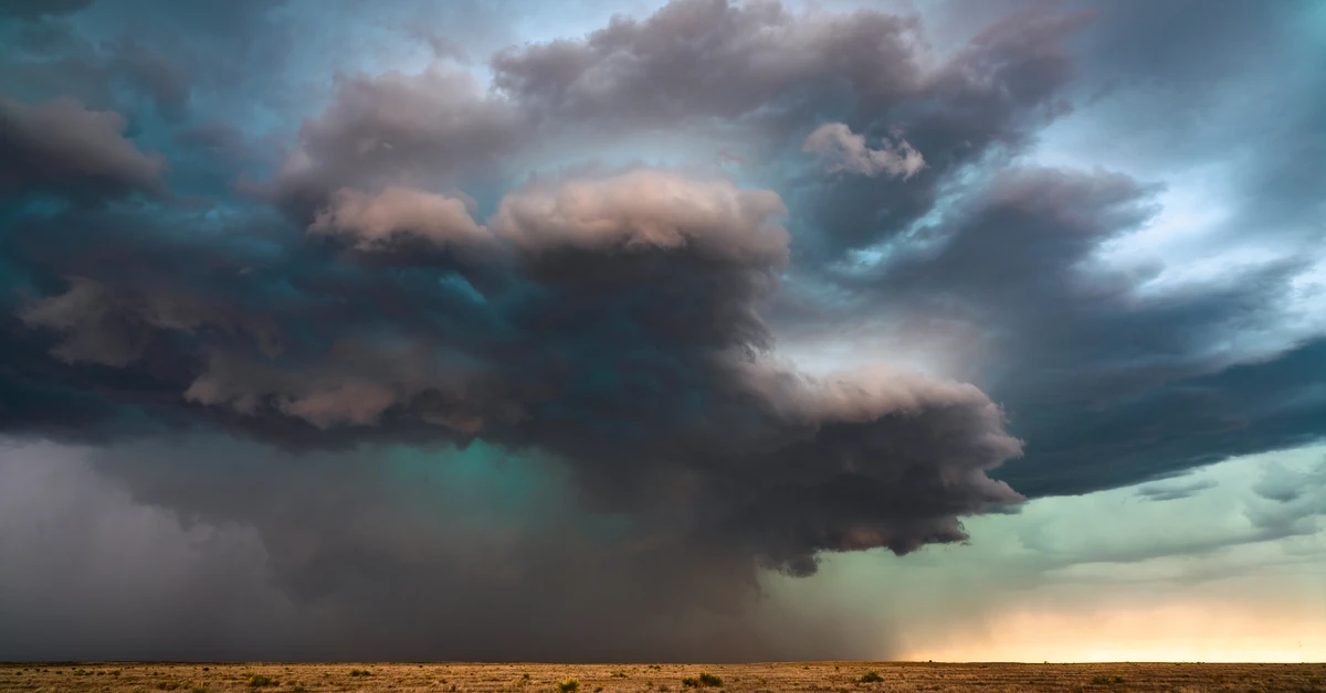 Ostrzeżenie przed burzami, alerty dla połowy Polski. Opady na przemian z upałami