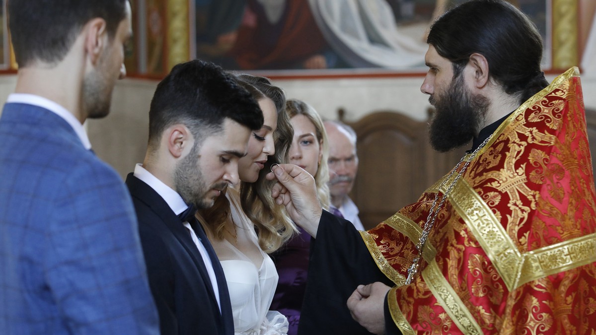 Radmila kipti od besa zbog reči rodbine iz Srbije: Doputovala iz Nemačke na svadbu bratanice, pa je stavili na stubu srama zbog životnog brodoloma  Kép