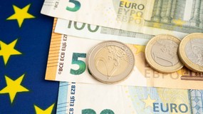 Chcesz mieszkać w Grecji? Ta wyspa płaci 500 euro miesięcznie. Daje też dom i ziemię