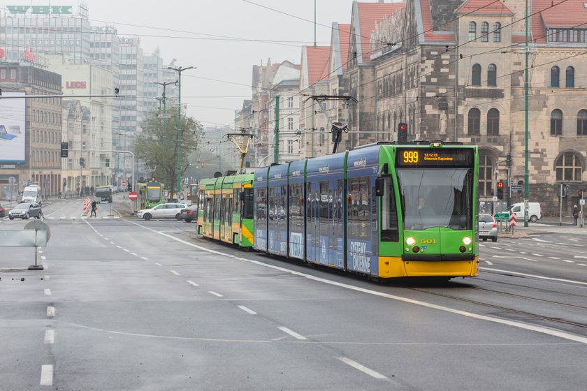 Tramwaje wróciły na most Uniwersytecki. Zmieniono organizację ruchu przy rondzie Kaponiera