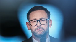 daniel obajtek oskarżony. "umowy orlenu z detektywem na 393 600 zł"