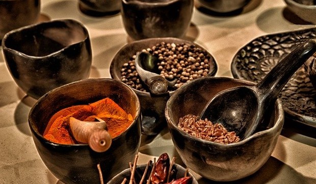 spices-370114 640