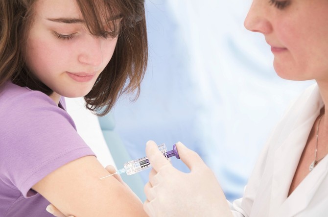 U našoj zemlji svakoga dana jedna žena umre, a četiri se razbole od raka grlića materice. Ovu neslavnu statistiku može da promeni samo dobra prevencija a ona uključuje HPV vakcinu kao najefikasniji način sprečavanja oboljevanja od karcinoma grlića materice