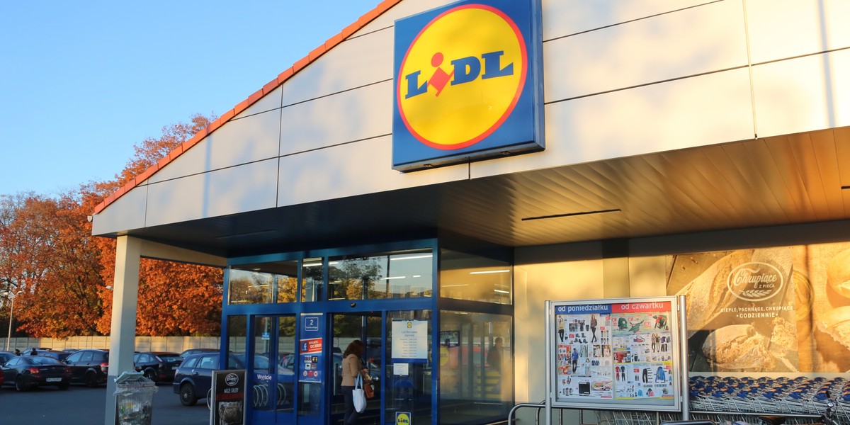 Lidl apeluje o zwrot "akumulatorowego reflektora", który był w sprzedaży od 14 do 19 stycznia 2016 r. Sprzęt może wybuchnąć podczas ładowania!