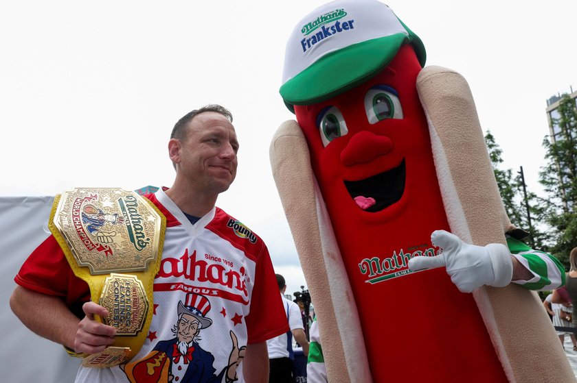 Na zdjęciach Hot Dog Eating Contest w Nowy Jorku 2021