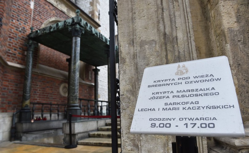 EKSHUMACJA CIAŁ PARY PREZYDENCKIEJ NA WAWELU