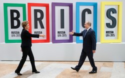 Podstęp Putina? Namawia sojuszników do uderzenia w dolara