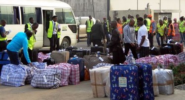 Why FG banned travellers from bringing ‘Ghana Must Go’ bags to airports