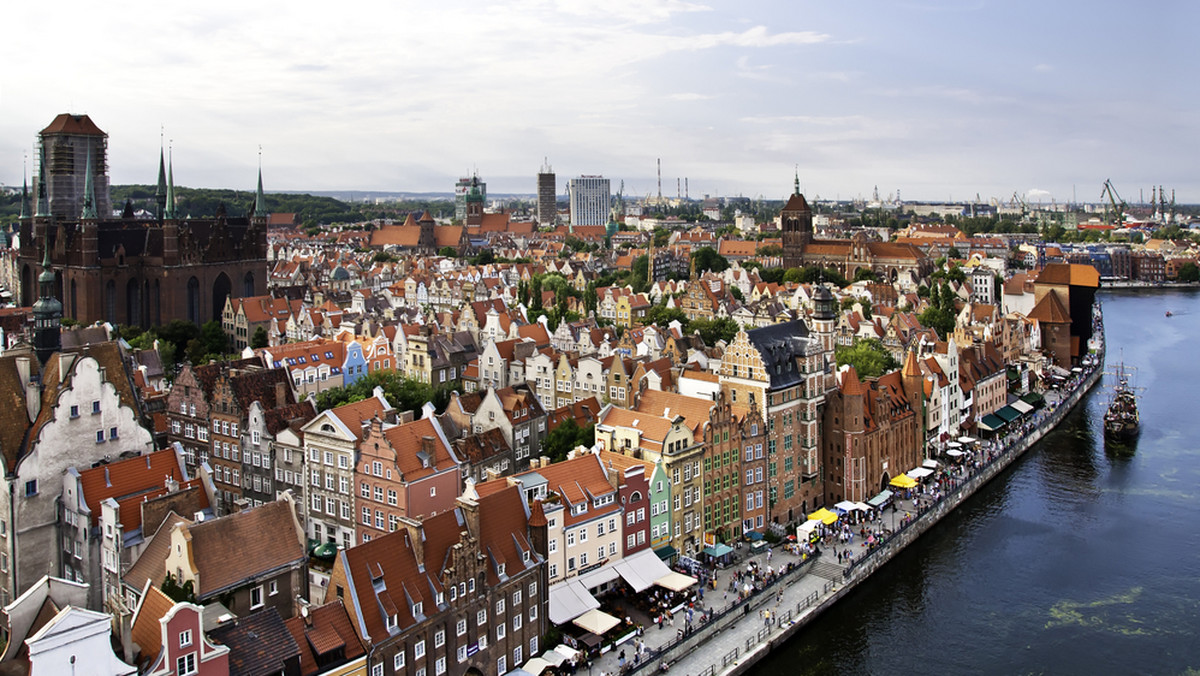 Gdańsk, Kraków i Warszawa znalazły się wśród 21 europejskich miast w finałowej fazie konkursu "Mayors Challenge" organizowanego przez fundację byłego burmistrza Nowego Jorku Michaela Bloomberga. Miasto, które wymyśli najlepszy, innowacyjny sposób rozwiązania jakiegoś poważnego problemu otrzyma na jego realizację 5 mln euro.