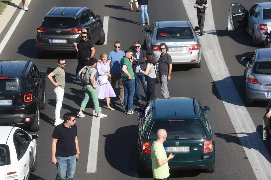 Blokada autoputa kod Centra "Sava"