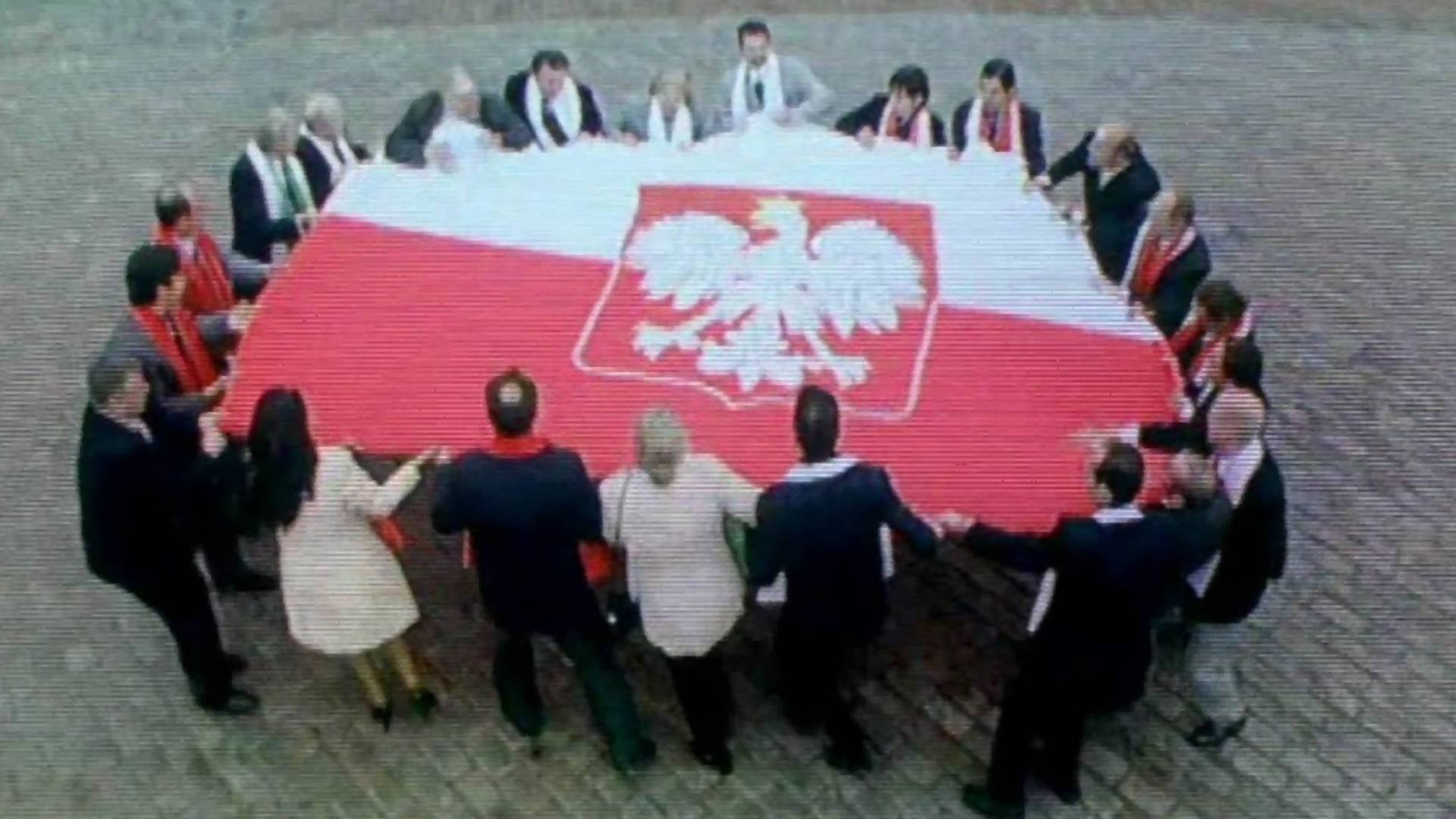 W Polsce nienawidzą się wszyscy, tylko niektórzy to świetnie ukrywają