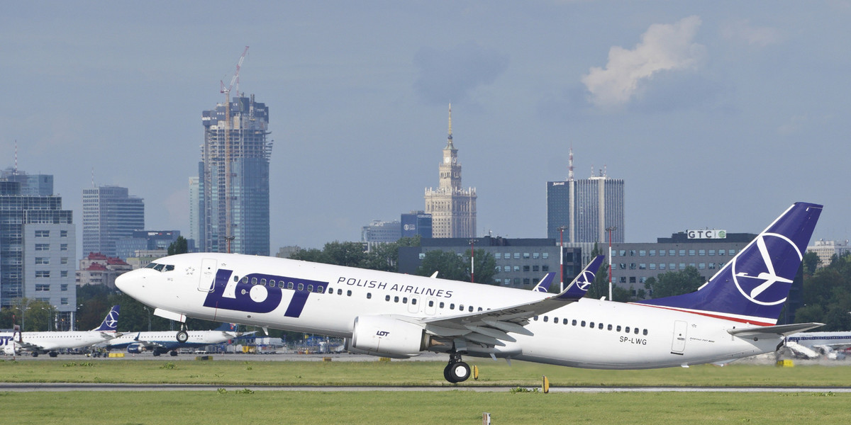 BOŚ i PLL LOT podpisały aneks na umowę kredytową, który zwiększa finansowanie dla linii lotniczych 
