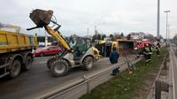 Wypadek ciężarówki w Łodzi. Utrudnienia w ruchu