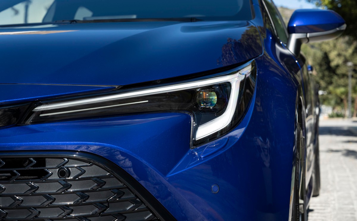Toyota Corolla to najpopularniejszy samochód w Polsce. 80 proc. kierowców wybiera hybrydę 1.8