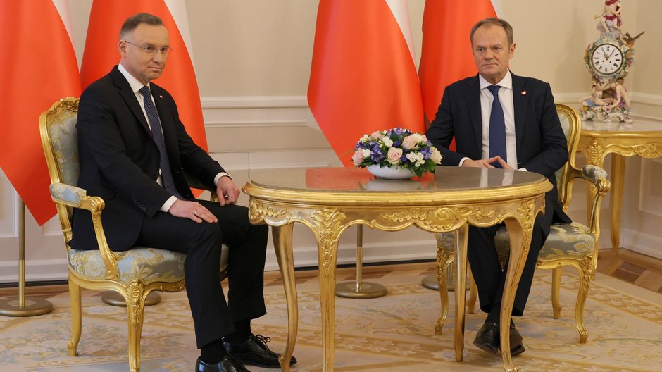 Od lewej: Andrzej Duda i Donald Tusk w Pałacu Prezydenckim (15.01.2024)