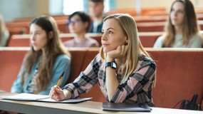Te kobiety będą musiały stawić się do wojska w 2026 roku. Lista zawodów jest szeroka