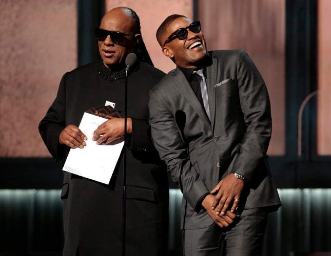 Stevie Wonder i Jamie Foxx tym razem nagrody wręczali
