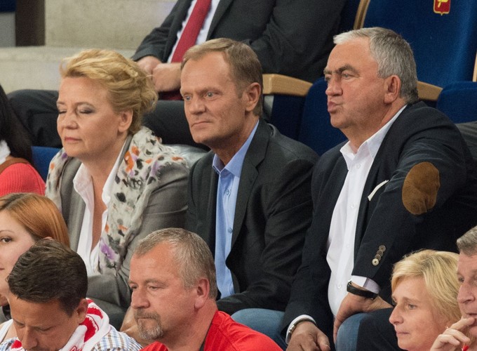 Donald Tusk nie przyniósł szczęścia siatkarzom. Polacy przegrali z USA