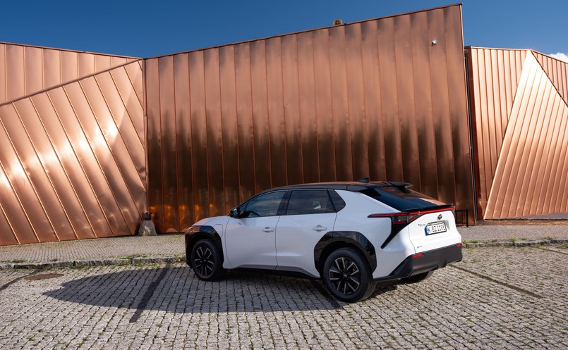 Nowa Toyota bZ4X