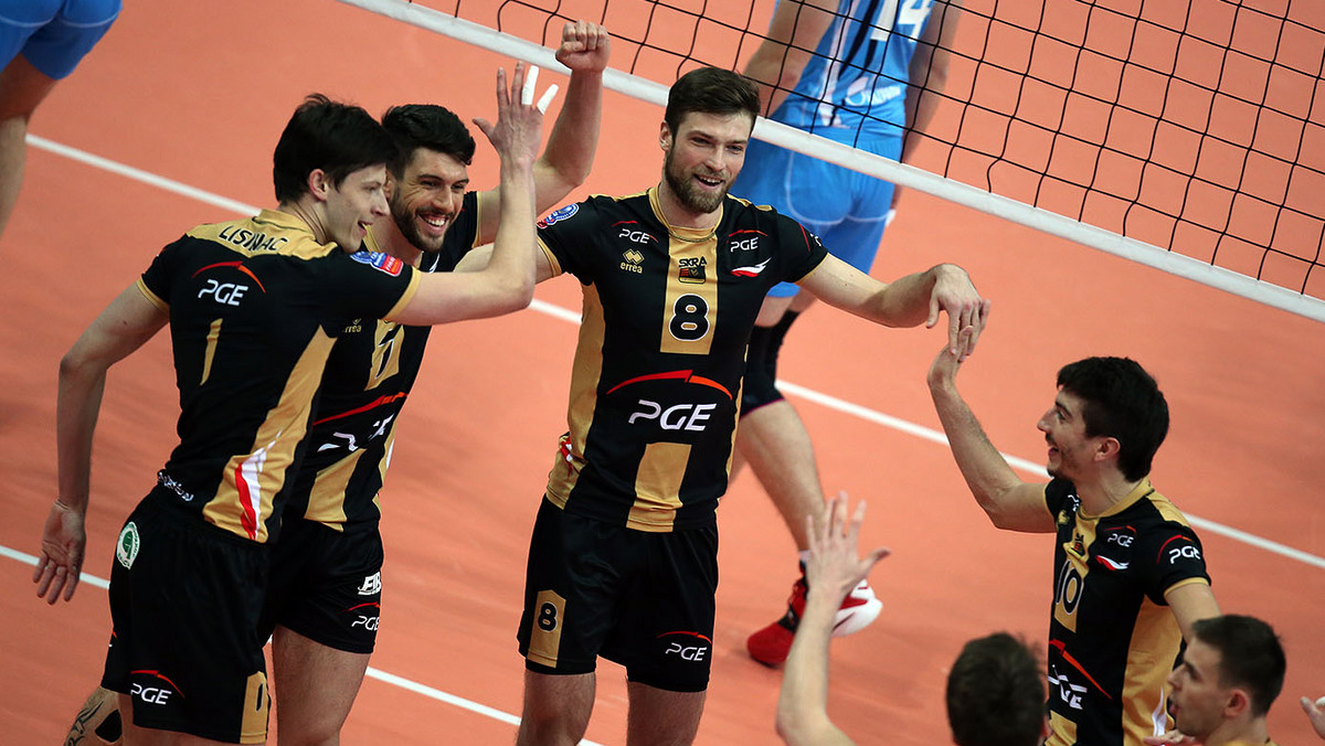 PGE Skra Bełchatów - Zenit Kazań - mecz Ligi Mistrzów siatkarzy. Spotkanie rozpocznie się w czwartek, 24 marca o godzinie 18:00. Stawką pojedynku w Atlas Arenie w Łodzi jest awans do Final Four Ligi Mistrzów. PGE Skra Bełchatów zwyciężyła w pierwszym meczu w Kazaniu 3:2.